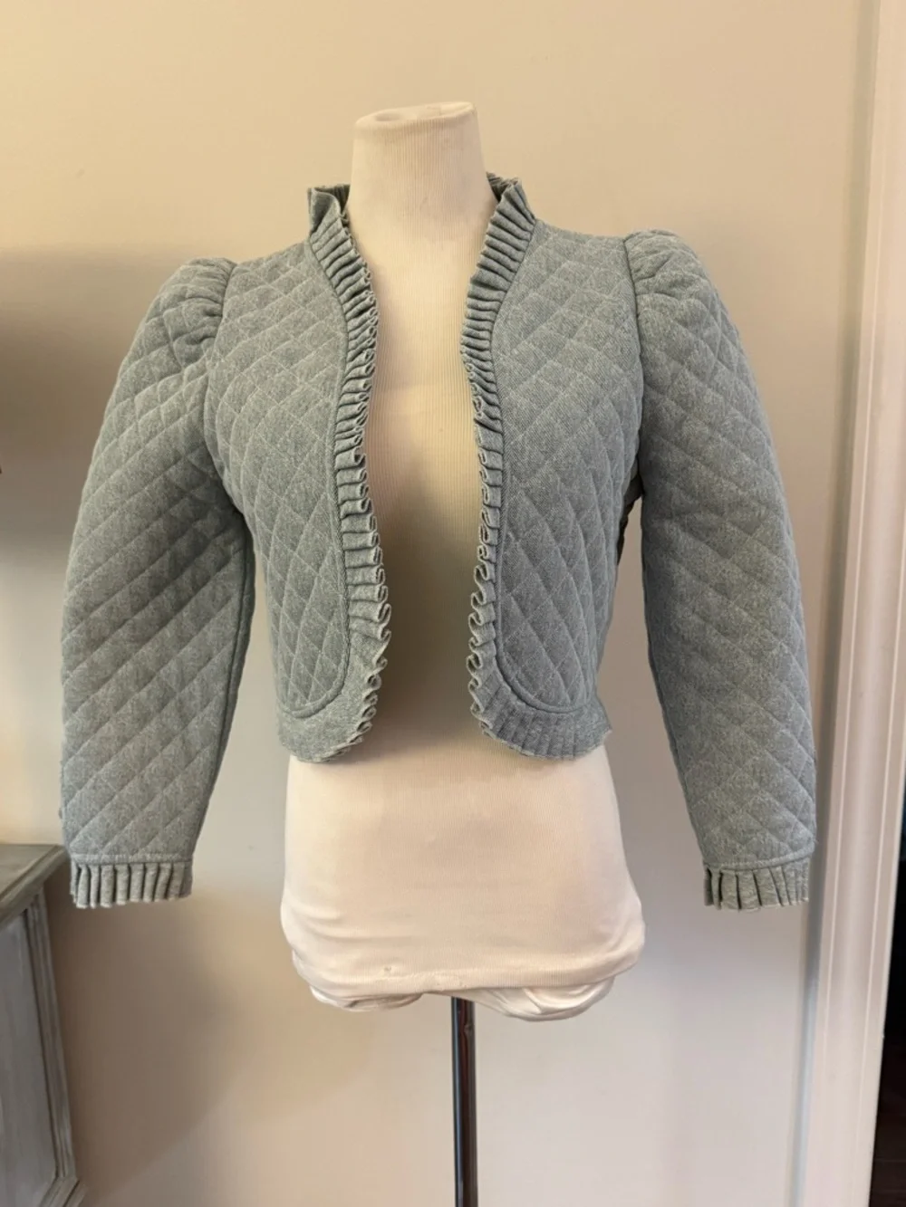 LOVE THE LABEL Adrienne Quilted Open-Front Cropped Jacket Size Medium